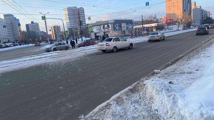 В Челябинске сбили школьника, переходившего дорогу на зелёный свет