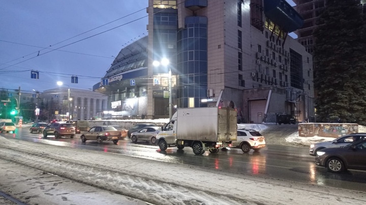 В Челябинске ЕДДС предупредила горожан об опасной ситуации на дорогах