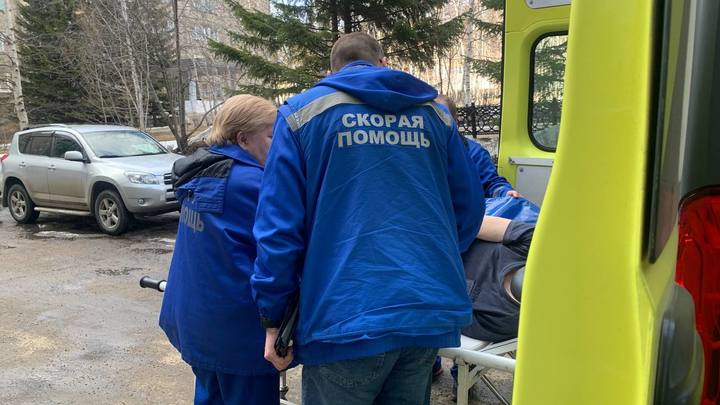Медики спасли 50-летнюю женщину, потерявшую сознание в ТЦ в Чите