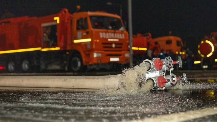 В Лазаревском и Хостинском районах запустили сирены из-за сильного дождя