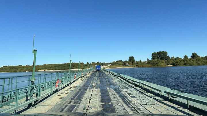 В Шенкурске закрыли для проезда понтонный мост. Будет курсировать паром