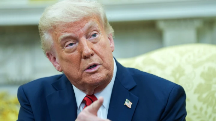 CNN показал подарок Путина: Мир увидел, как выглядит портрет Трампа, написанный Никасом Сафроновым