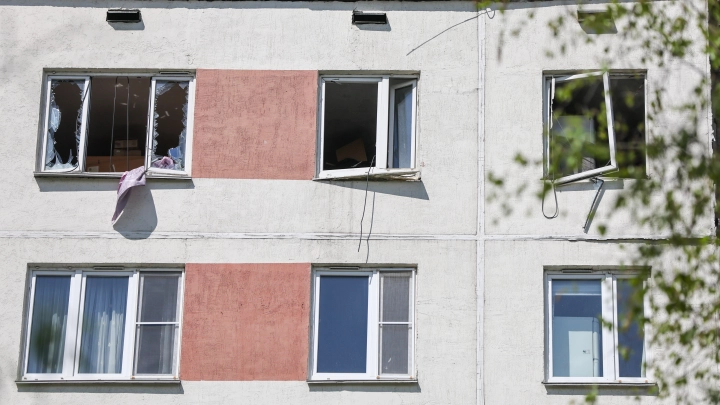 В Ростове-на-Дону загорелись этажи в двух домах после воздушной атаки