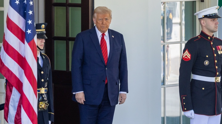 Больше, сильнее, богаче и религиознее: Трамп пролил свет на будущее США