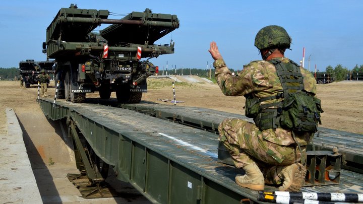 Начальница склада попалась на распродаже шлемов Ратник