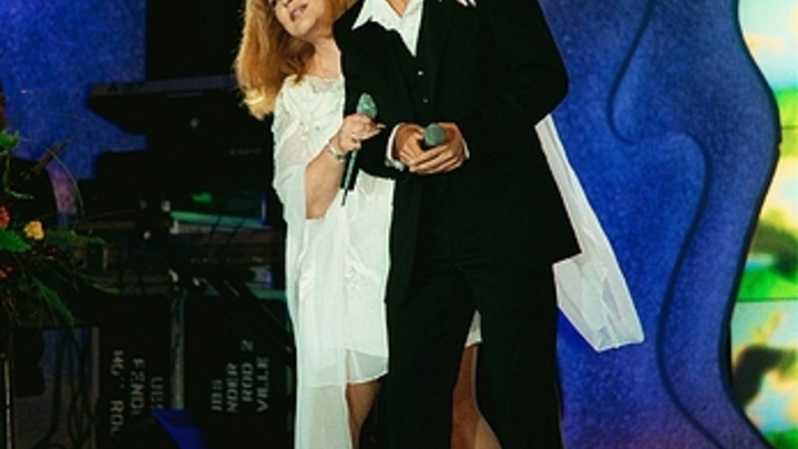 Хватит высмеивать Россию!: Пугачеву попросили заткнуть рот супругу Галкину