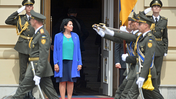 Президент Грузии обрушилась на Россию. Тбилиси готовят судьбу Киева?