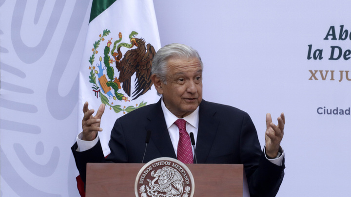 Я инфицирован: Переболевший COVID президент Мексики обратился к гражданам