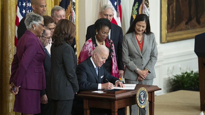 Отставной офицер разведки США заявил, что в кризисе виноват Байден