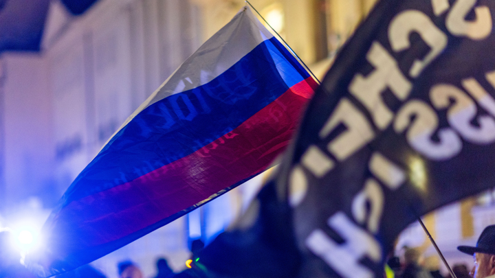 Германия даёт мастер-класс по политическим репрессиям. Для русских