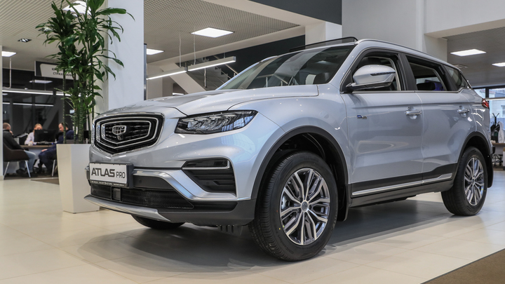 Автоэксперты назвали три лучших автомобиля, поставляемых в Россию параллельным импортом