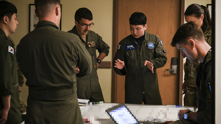 США пригрозили ответить на якобы отправку бойцов КНДР в Курскую область