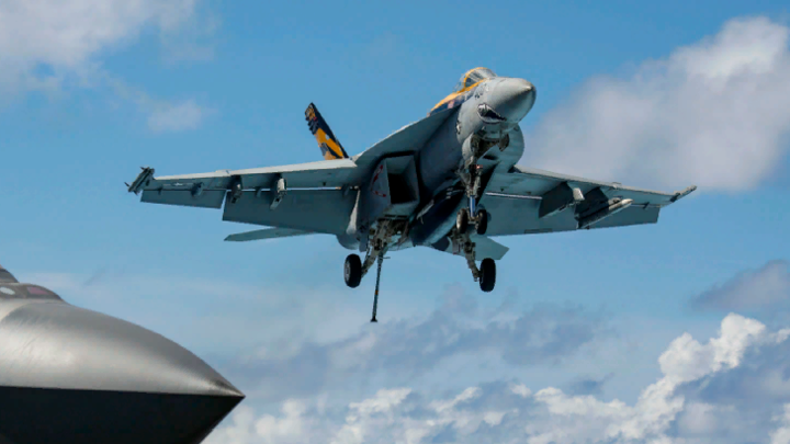 По Луганску могли бить ракетами-приманками: Военный осведомитель показал, что это