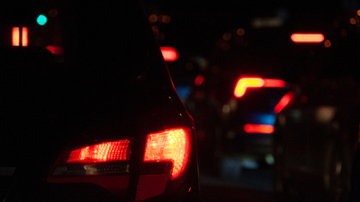 Львов окутал мрак впервые за долгое время: блэкаут попал на видео