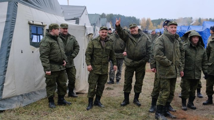 Губернатор Новосибирской области посетил пункт сбора мобилизованных резервистов