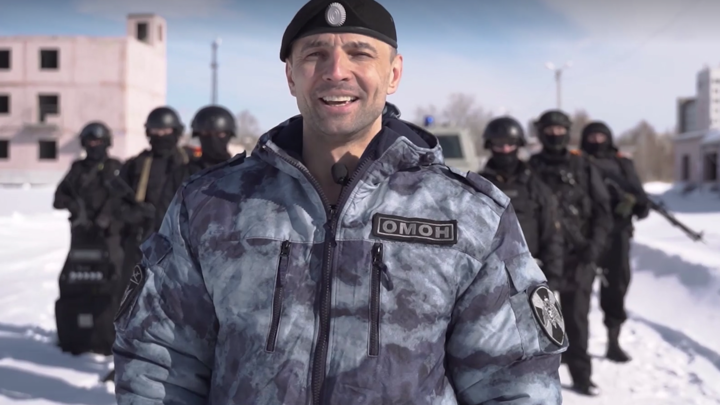 В Челябинске росгвардейцы записали видео с поздравлениями к 8 марта