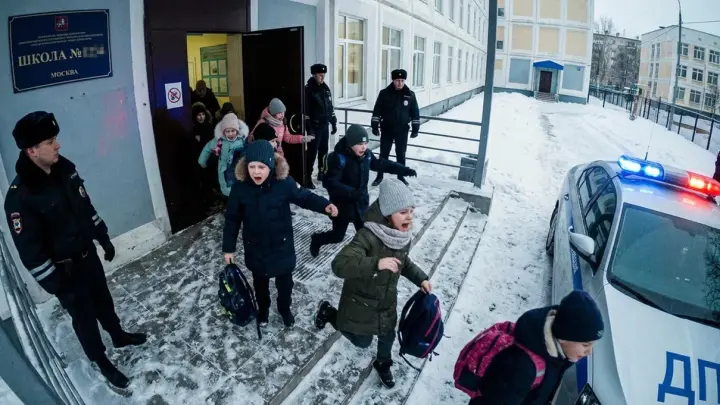 В МВД описали типичный портрет нападавших на школы подростков