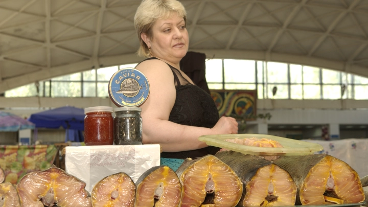 Эту рыбу всегда продают без головы: Что скрывают от нас продавцы?