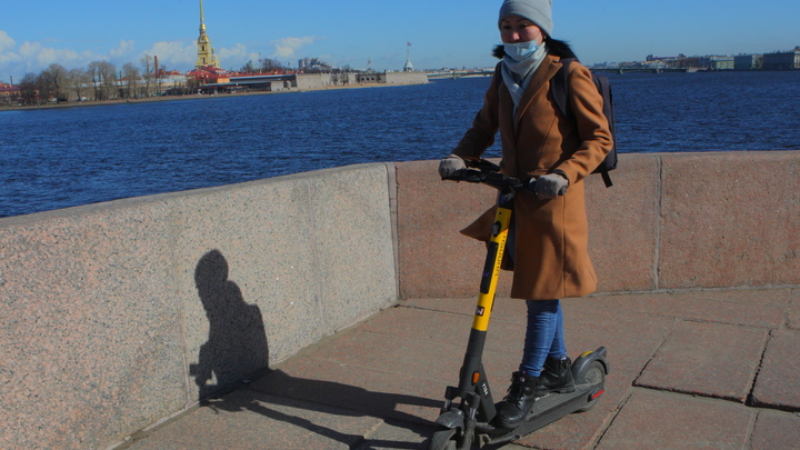 Коронавирус в Санкт-Петербурге на 18 апреля: поставки вакцины и тяжелобольные на ИВЛ