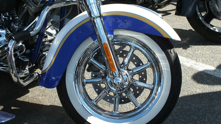 В Туапсинском районе легковушка сбила мотоциклиста из Санкт-Петербурга