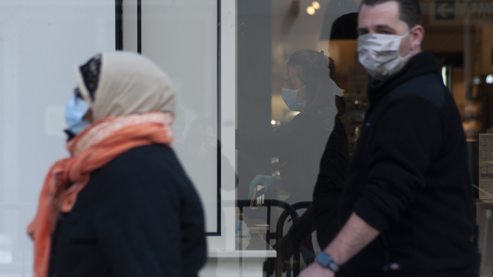 Вы своё отжили: В Бельгии старикам предложили платить молодёжи за коронавирус