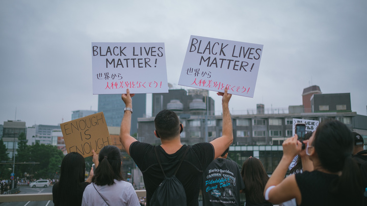 Это позор. Это не Америка! Едва не задушенный бунтарями американец обратился к Трампу