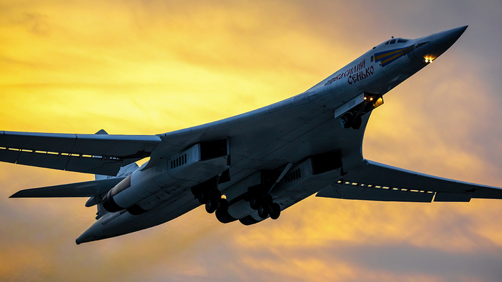 Даже F-35 не смогли приблизиться: В Китае рассказали, как Ту-160 превратили НАТО в посмешище