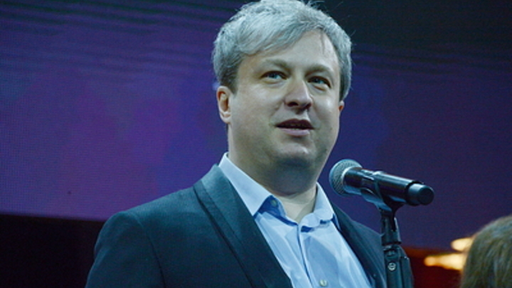 Чем известен кинокритик Антон Долин*, который назвал русских кормовым скотом