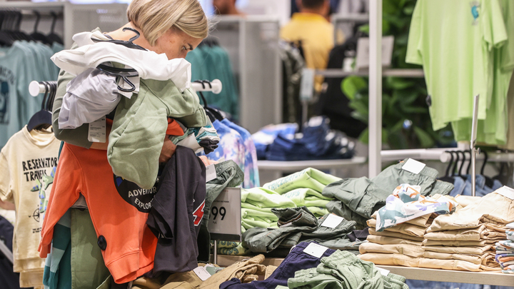 В Бердянске проверили цены на одежду