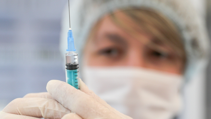 Эксперты Центра Гамалеи рассказали, справятся ли русские вакцины с новым штаммом коронавируса