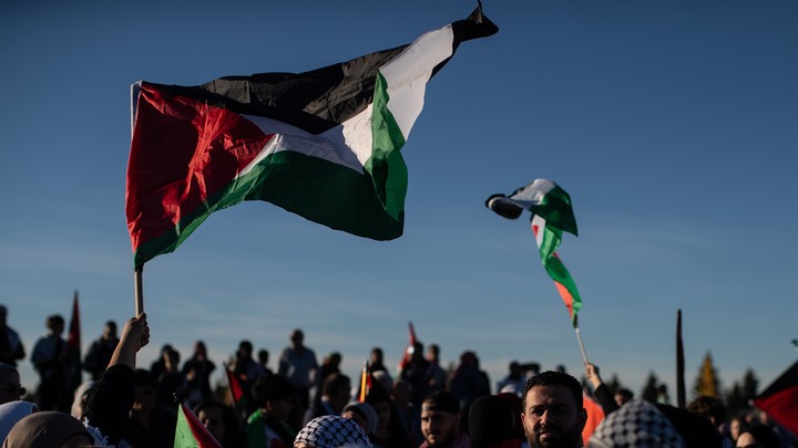 Сын Трампа обратил внимание на американские автоматы в руках палестинцев