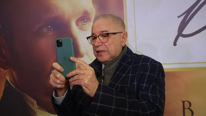 Бабушатник: Дизайнер рассказала, кто обставил квартиру Евгения Петросяна