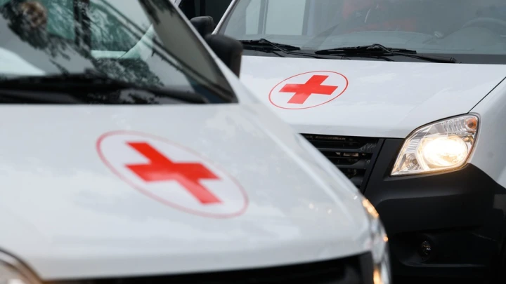 Последствия ликвидировали, но пострадавшие будут восстанавливаться долго: Под Петербургом автобус столкнулся со снегоуборщиком