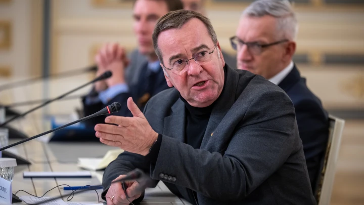 Дай-дай-дай больше не работает. Писториус оставил Зеленского без денег