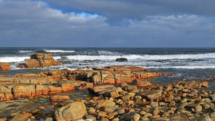 Кто построил? Мощёную дорогу нашли на дне океана