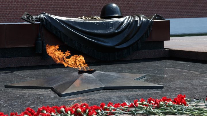 Сегодня Германия плюёт в душу русским: Российским ветеранам стала приходить почта ко Дню Победы от немцев