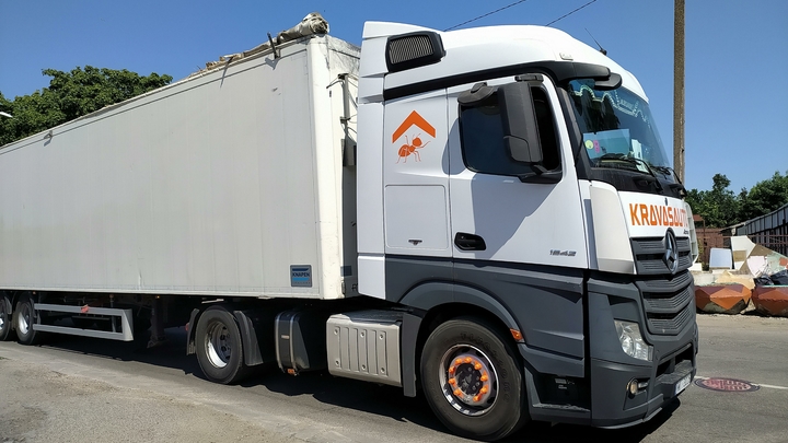 Свыше 3 тысяч украинских фур осаждают польскую границу. Ничего не помогает