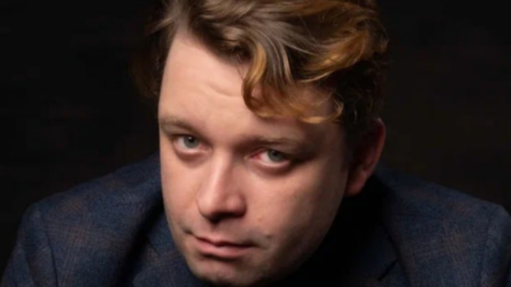 Писатель Александр Пелевин заявил об угрозах в свой адрес