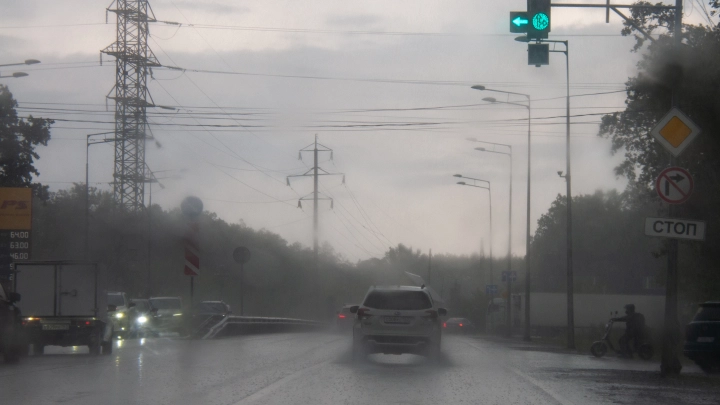 Огромный потоп парализовал центр Комсомольска-на-Амуре: видео с места ЧП