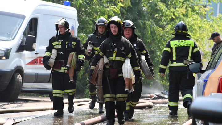 В Ленинском районе Новосибирска загорелась квартира на Забалуева