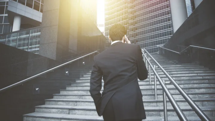 Кто в России зарабатывает от 500 тысяч рублей? Названы самые дорогие вакансии весны