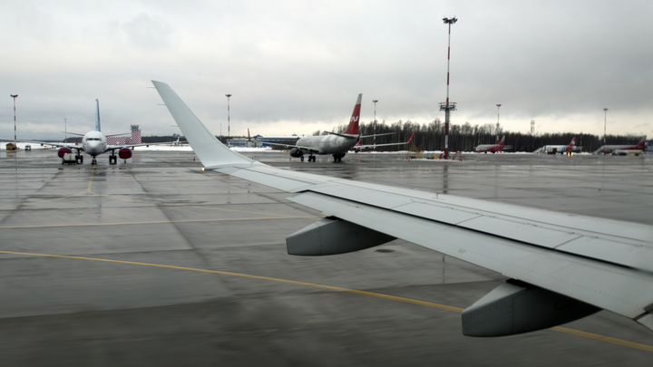 На запасной аэродром в Минводы из-за плохой погоды в Сочи ушли 10 самолётов