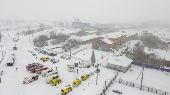 На шахте «Листвяжная» в Кузбассе экстренно эвакуируют более 140 человек