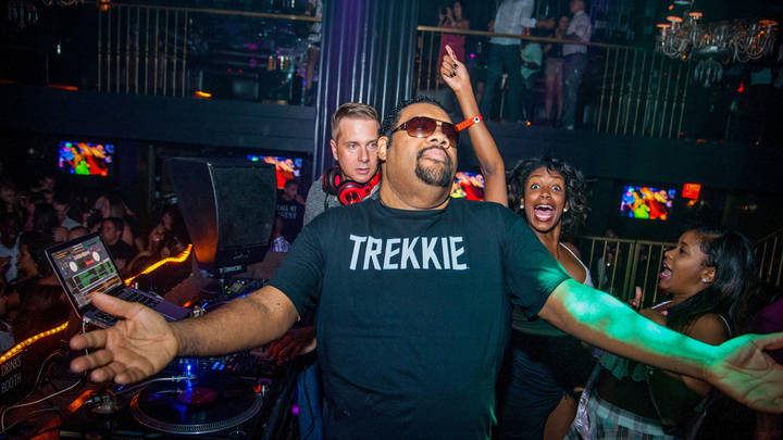 Американский рэпер Fatman Scoop упал в обморок во время выступления и умер