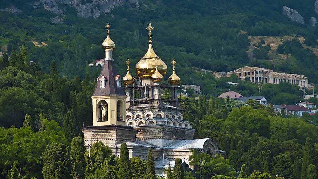 Храм Архангела Михаила в Гаспре