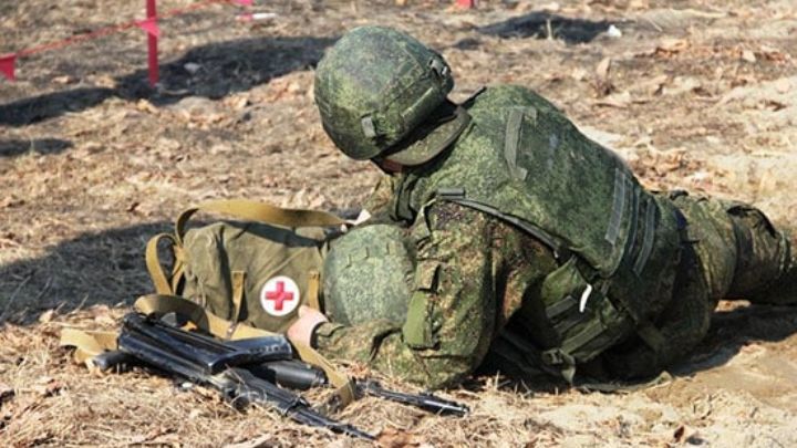 Мобилизованные из Забайкалья изучают тактическую медицину в учебном центре