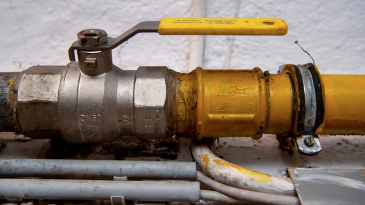 Еврокомиссия: указ об оплате газа в рублях нарушает санкции ЕС