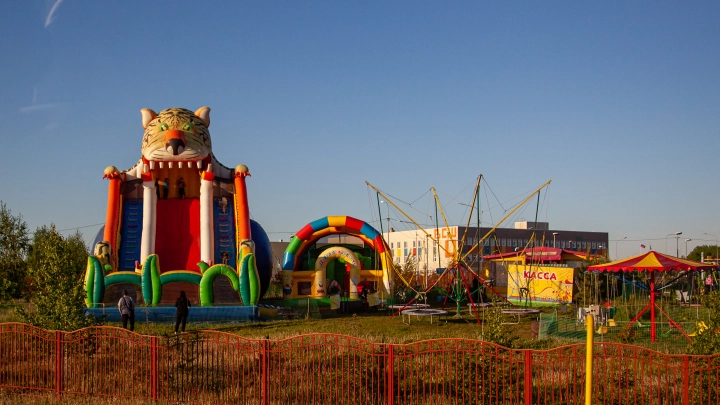 Мощный ветер в Уфе унёс батут с детьми: Кадры