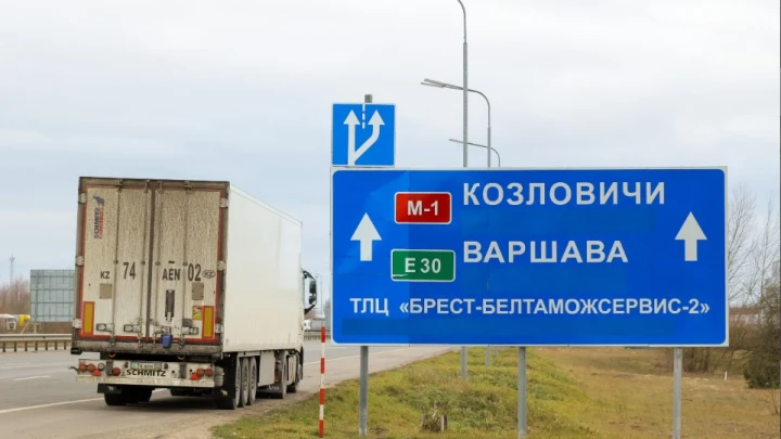 Батька нанёс удар в ответ на «цирк» Литвы: Встали тысячи фур и экономика Батька нанёс удар в ответ на «цирк» Литвы: Встали тысячи фур и экономика