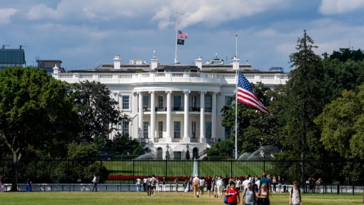 Убийство Чарли Кирка: Вокруг Белого Дома выставили периметр безопасности